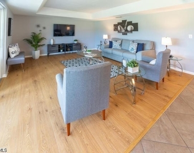 581 Teryl Road - Photo Thumbnail 3