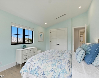 200 Bahia Point - Photo Thumbnail 32