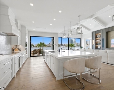 200 Bahia Point - Photo Thumbnail 11
