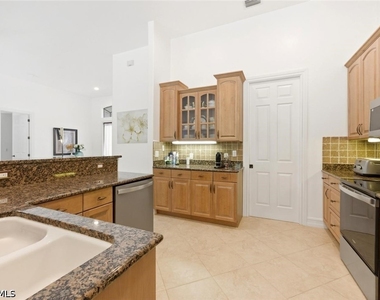 18127 Royal Hammock Boulevard - Photo Thumbnail 18