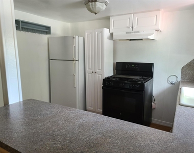 410 N Avenue D - Photo Thumbnail 7