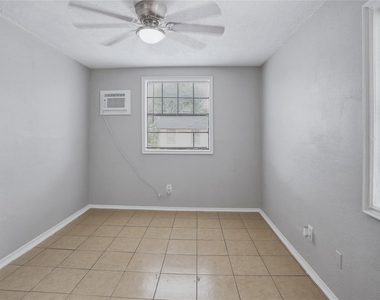 6700 Avenue S Unit D - Photo Thumbnail 9