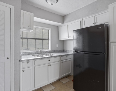 6700 Avenue S Unit D - Photo Thumbnail 4
