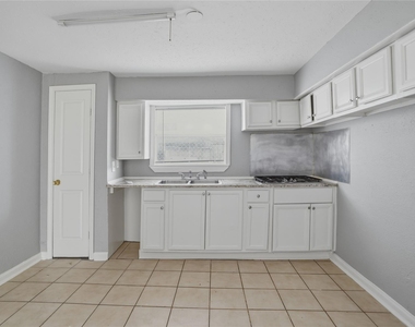6700 Avenue S Unit D - Photo Thumbnail 3