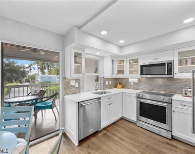 1222 Gordon Drive - Photo Thumbnail 9