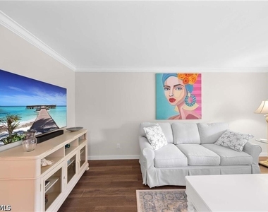1222 Gordon Drive - Photo Thumbnail 3