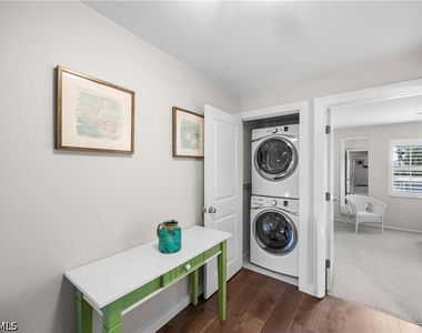 1222 Gordon Drive - Photo Thumbnail 11