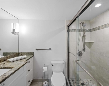 1222 Gordon Drive - Photo Thumbnail 12