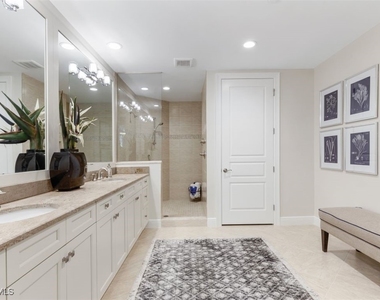 16382 Viansa Way - Photo Thumbnail 11