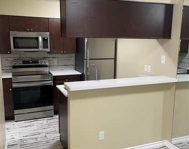 17331 Red Oak Drive - Photo Thumbnail 3