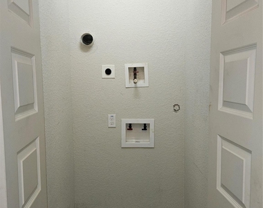 4801 Wenda Street - Photo Thumbnail 16