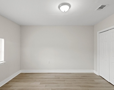 9133 Woodlyn Road - Photo Thumbnail 14