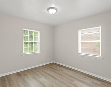9133 Woodlyn Road - Photo Thumbnail 9