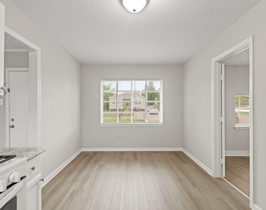 9133 Woodlyn Road - Photo Thumbnail 5