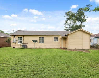9133 Woodlyn Road - Photo Thumbnail 13
