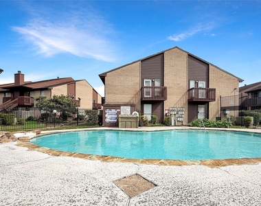 12905 Woodforest Boulevard - Photo Thumbnail 1