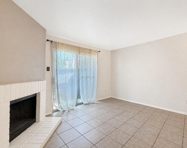 12905 Woodforest Boulevard - Photo Thumbnail 3