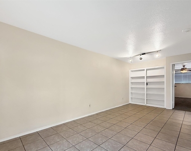 12905 Woodforest Boulevard - Photo Thumbnail 8