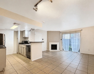 12905 Woodforest Boulevard - Photo Thumbnail 2