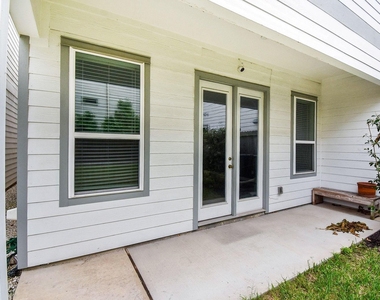 1122 Live Oak Street - Photo Thumbnail 30