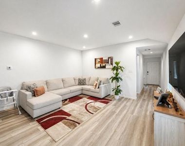 12207 Trickey Road - Photo Thumbnail 3