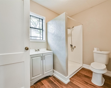 7615 Avenue E - Photo Thumbnail 17
