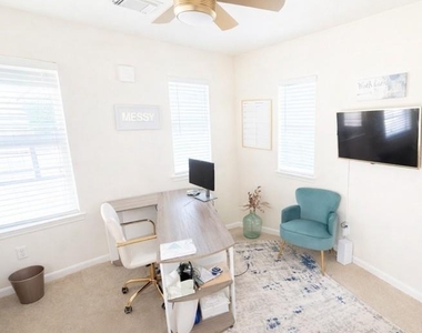 4215 Oakview Creek Lane - Photo Thumbnail 12