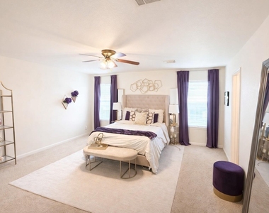 4215 Oakview Creek Lane - Photo Thumbnail 5