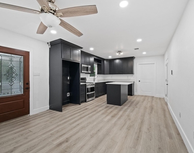 17411 Rolling Hill Lane - Photo Thumbnail 6