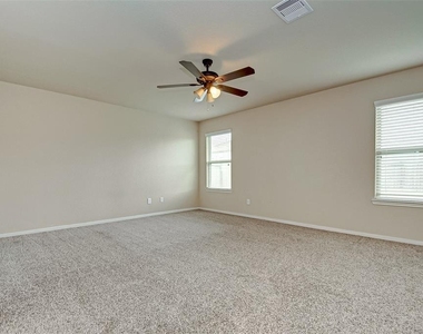 9202 Adobe Sky Court - Photo Thumbnail 10