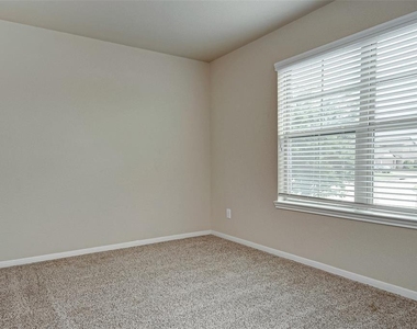 9202 Adobe Sky Court - Photo Thumbnail 8