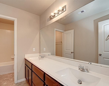 9202 Adobe Sky Court - Photo Thumbnail 18