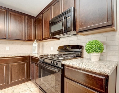 9202 Adobe Sky Court - Photo Thumbnail 7