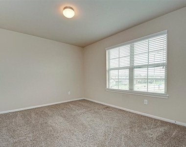 9202 Adobe Sky Court - Photo Thumbnail 16