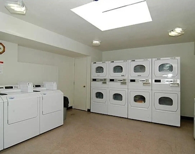 815 Bryte Avenue - Photo Thumbnail 8
