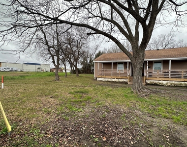 906 Eagle Avenue - Photo Thumbnail 10