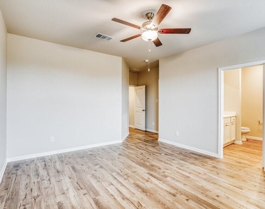 7527 Tipton Meadow Way - Photo Thumbnail 8