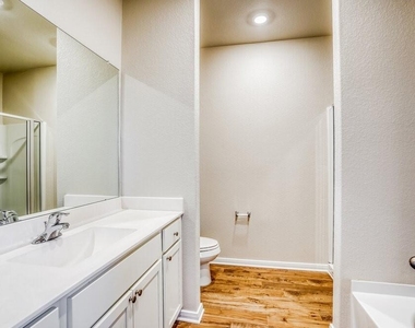 7527 Tipton Meadow Way - Photo Thumbnail 9