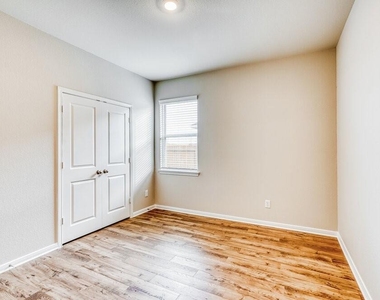 7527 Tipton Meadow Way - Photo Thumbnail 12