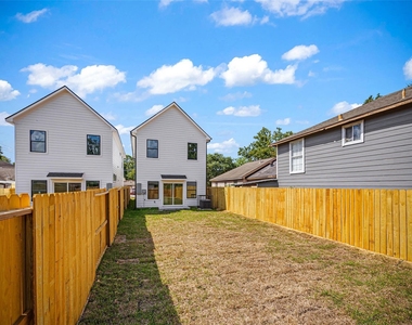 443 Hahlo Street - Photo Thumbnail 25