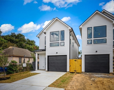 443 Hahlo Street - Photo Thumbnail 3