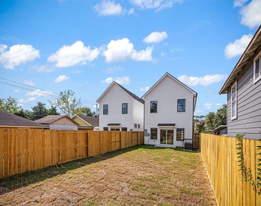 443 Hahlo Street - Photo Thumbnail 26