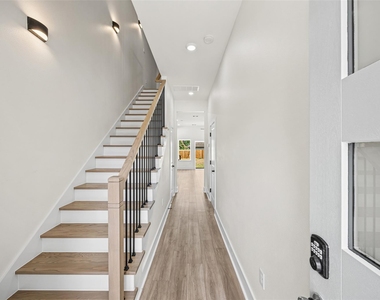 443 Hahlo Street - Photo Thumbnail 5