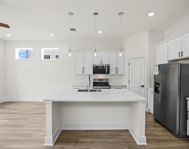 443 Hahlo Street - Photo Thumbnail 12