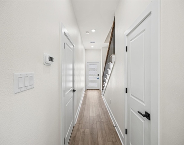 443 Hahlo Street - Photo Thumbnail 6