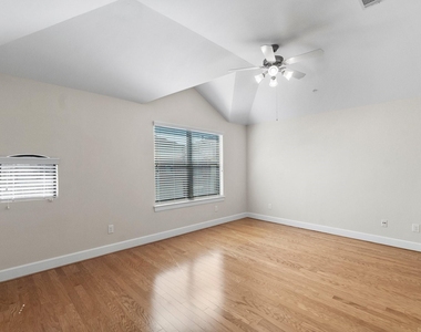 2710 Hullsmith Drive - Photo Thumbnail 14