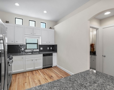 2710 Hullsmith Drive - Photo Thumbnail 8