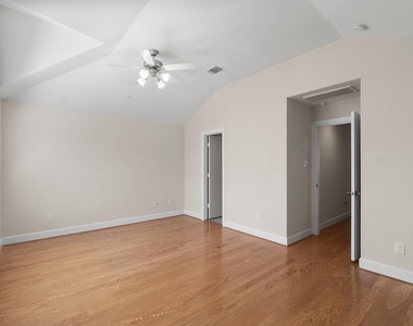 2710 Hullsmith Drive - Photo Thumbnail 15