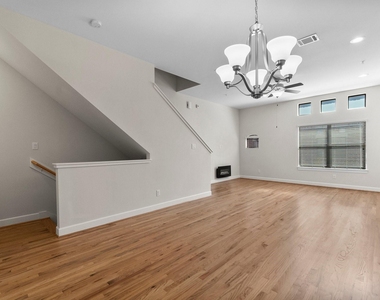 2710 Hullsmith Drive - Photo Thumbnail 4