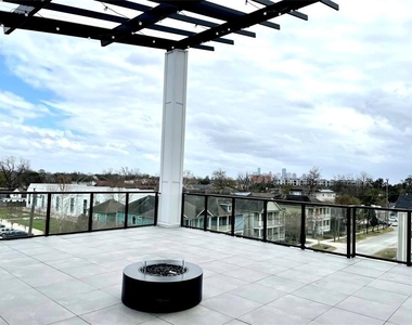 401 W 25th Street - Photo Thumbnail 16